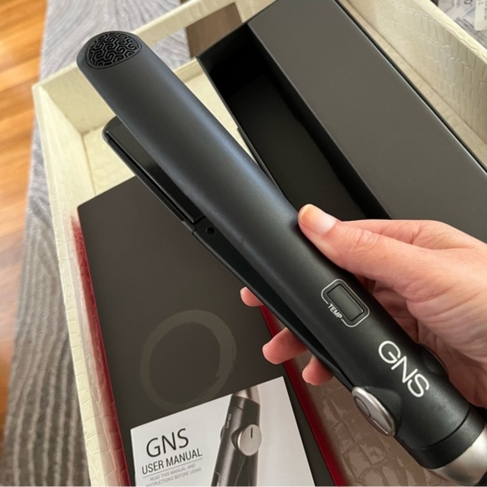 Cocco® GNS 1.25" Flat Iron V3 -Advanced Hair Straightener & Styler Nano GNS #UB3